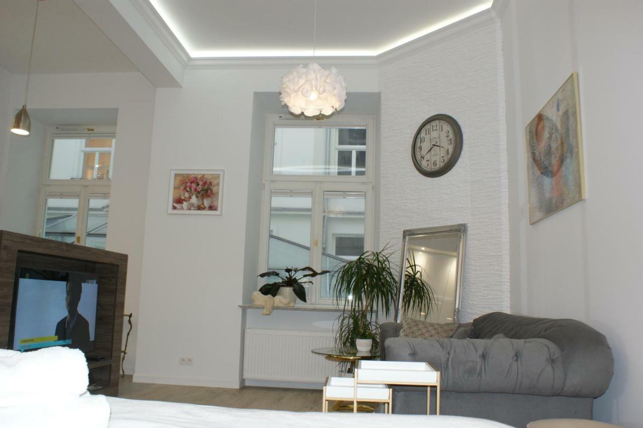 Lovely Apartment- Poznanska 16 Варшава Экстерьер фото